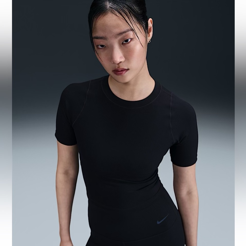 Nike Zenvy Rib NWT size small